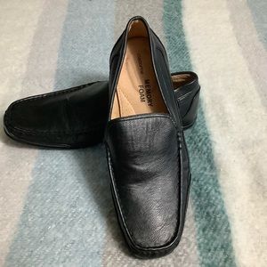 Casual shoes Clairborne memory foam casual shoes used couple of times size 12 M